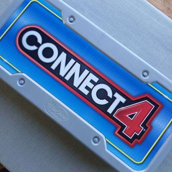 Hasbro Gaming Road Trip Series Connect 4 travel board game 2 player EUC ages 6+ - Picture 12 of 12